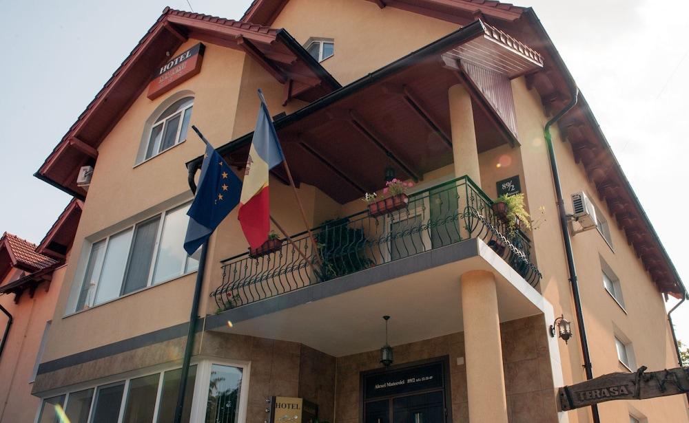 Majami Hotel Kischinau Exterior foto